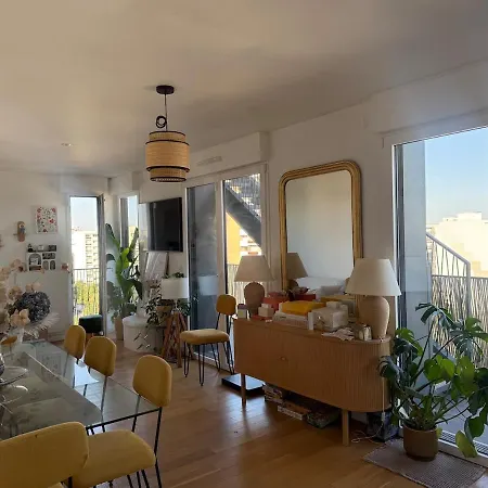 Eiffel Tower View Penthouse *