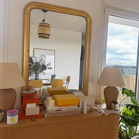 Eiffel Tower View Penthouse *