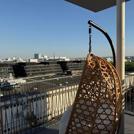 Eiffel Tower View Penthouse クリシー